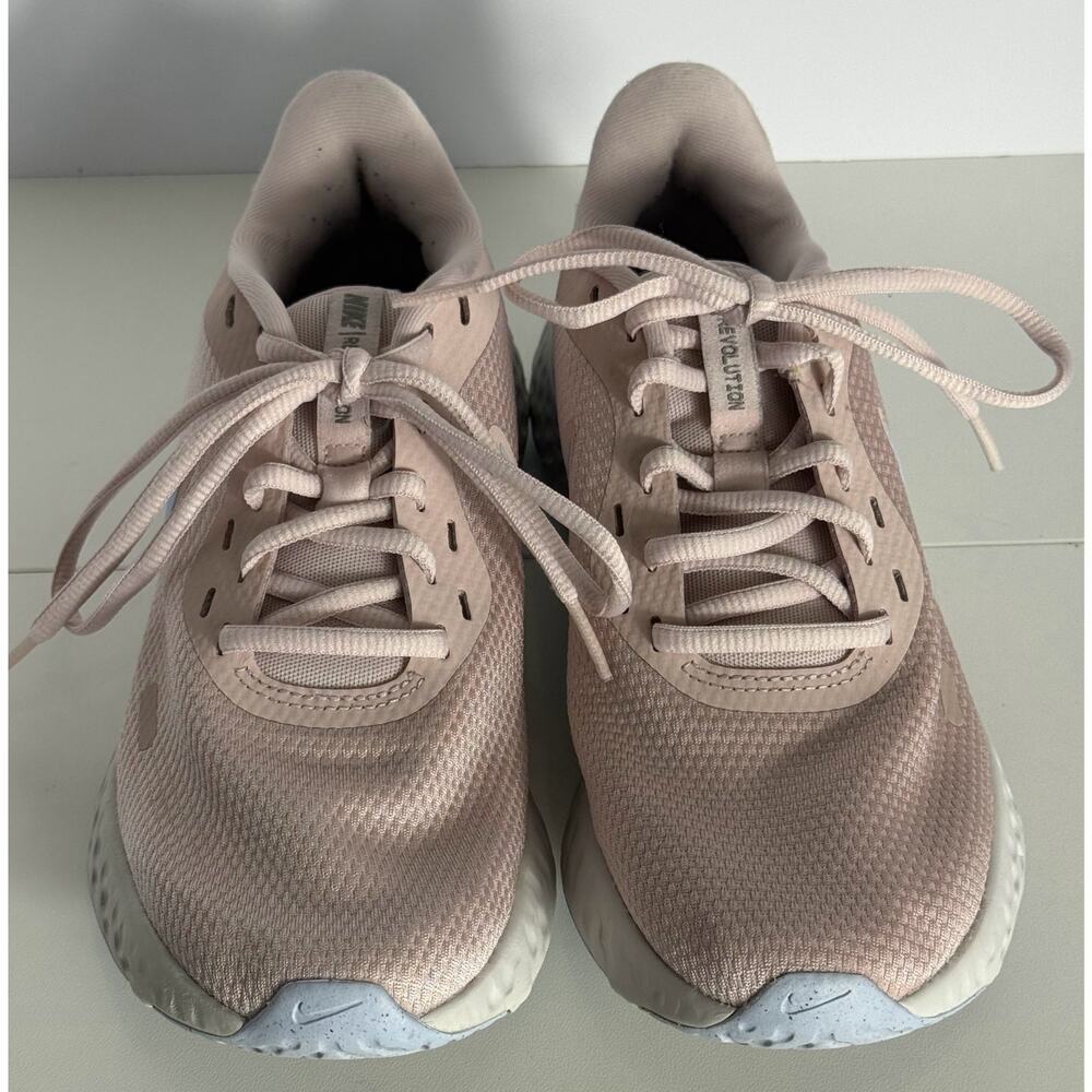 Nike Size 8 Women's REVOLUTION 5 Athletic Shoes Sneakers Pink - Picture 4 of 6